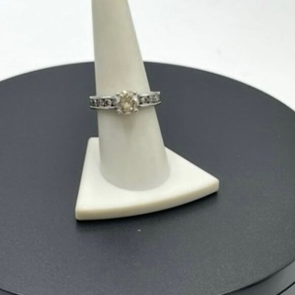 Ross Simons Vintage Sterling Silver Simulated Diamond CZ Engagement Ring Sz 8.25 - Picture 2 of 12